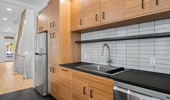 252 SUMAC St, Philadelphia, PA 19128