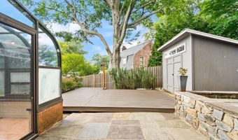 6010 BENALDER Dr, Bethesda, MD 20816