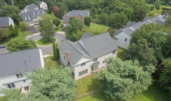 10604 MAPLECREST Ln, Potomac, MD 20854