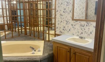 5560 Mcclain Rd, Lima, OH 45806