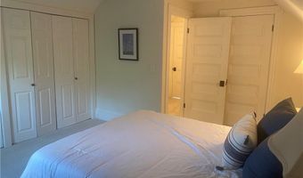 27 Mann Ave, Newport, RI 02840