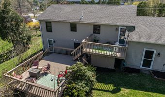 206 Fairview Ave, Auburn, ME 04210