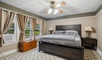 71 Main St, Bayonne, NJ 07035