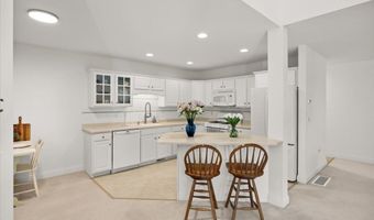 9 Blue Meadow Ct 9, Bourne, MA 02532