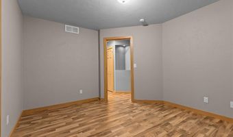 4013 E BENVALLEY Dr, Appleton, WI 54913