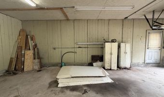 21 7th St, Auburn, ME 04210