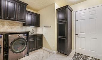 1801 E 3900 N, Buhl, ID 83316