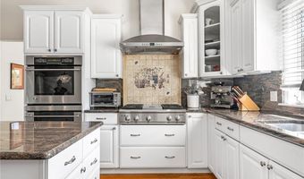 94 Greening Ln, Cranston, RI 02920