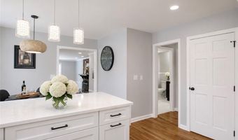3 Pinetop Rd, Barrington, RI 02806
