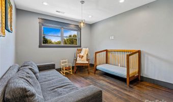 52 Pinedale Rd, Asheville, NC 28805