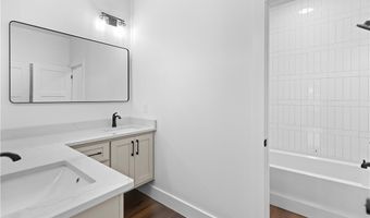 32 Warwick Dr, Bella Vista, AR 72714