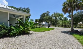225 Ave D, Apalachicola, FL 32320