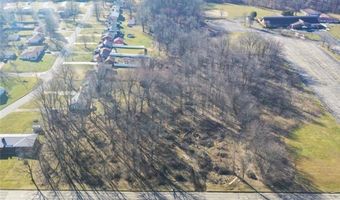 902 S Meridian Rd, Austintown, OH 44509