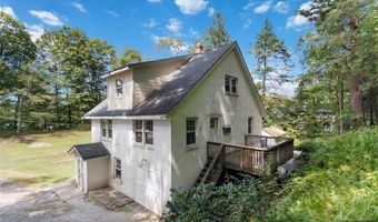 5 Fanwood Ct, West Milford, NJ 07421