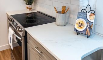 32 Exchange St 203, East Greenwich, RI 02818
