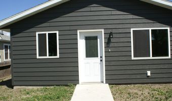 915 S 9th St, Aberdeen, SD 57401