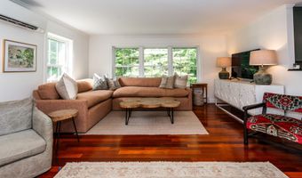 20 Babbidge Rd, Falmouth, ME 04105