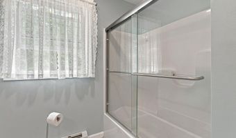 82 Pine Meadows Cir, Bennington, NH 03442
