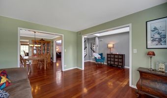 5 Lancaster Ct, Algonquin, IL 60102
