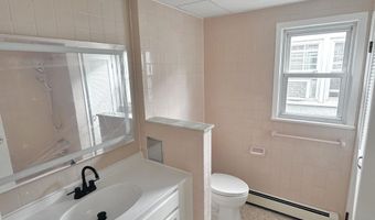 20 OAK St 2, Bayonne, NJ 07002