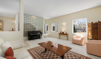 29 Dennell Dr, Lincoln, RI 02865