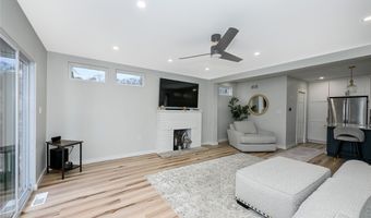 4135 State Park Dr, Akron, OH 44319