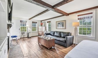 137 Rockwell Rd, Bethel, CT 06801