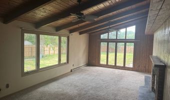 214 13th St W, Bottineau, ND 58318