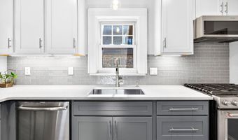 1036 W OKLAHOMA St, Appleton, WI 54914