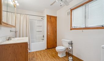 304 E Plum St, Anamosa, IA 52205