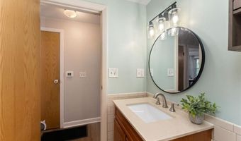72 Nichols Rd, North Kingstown, RI 02852