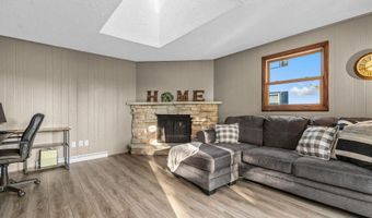 2512 N CHESTWOOD Ct, Appleton, WI 54911