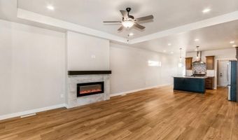 785 Clover Hill Dr, North Liberty, IA 52317
