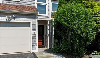 15 Hammersmith Rd #14, Newport, RI 02840