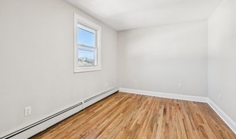 38 Somerset Rd E, Amityville, NY 11701