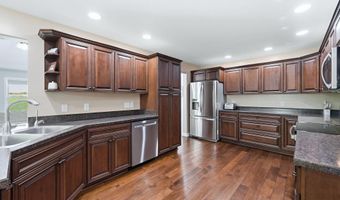 3335 Kellygreen Dr, Angola, IN 46703