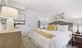 701 N HENRY St 210, Alexandria, VA 22314