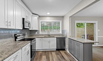 4727 EXETER St, Annandale, VA 22003
