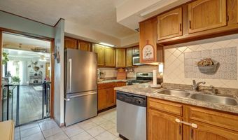 628 E Sand Hollar Rd, Bloomfield, IN 47424