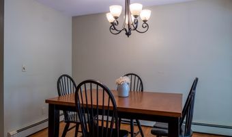 9 Kennebec Cir, Bath, ME 04530