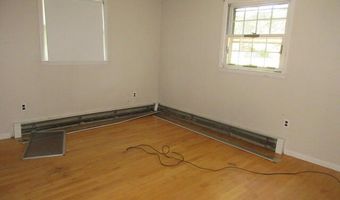 29 Hutchinson Dr, Augusta, ME 04330