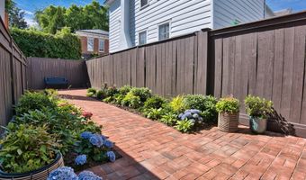 11 COLLEGE Ave, Annapolis, MD 21401