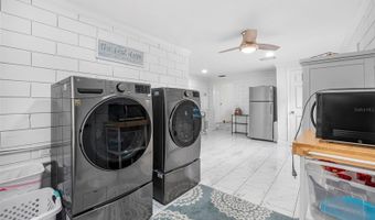 1511 RIVEREDGE Ct, Astor, FL 32102