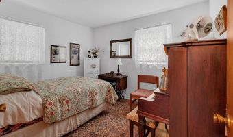 78 Nautilus St, Beachwood, NJ 08722