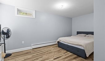 137 Overlook Dr, Warwick, RI 02818