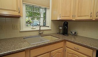 10 Sweet Bay Ln, Amherst, NY 14221