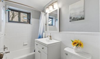 1300 S ARLINGTON RIDGE Rd 618, Arlington, VA 22202