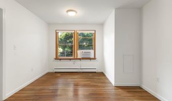 138 Wantastiquet Dr, Brattleboro, VT 05301