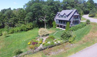 11 Treat St, Belfast, ME 04915