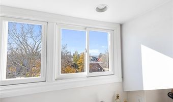 12 Mt. Vernon St 5, Newport, RI 02840